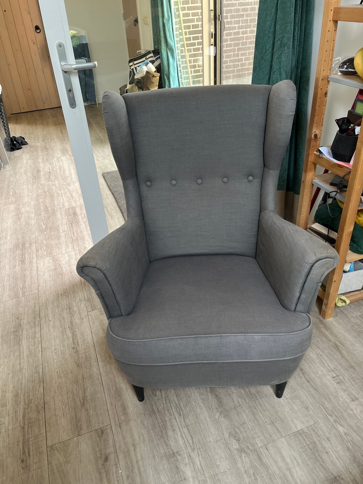 Grijze oorfauteuil - Comfortabele stoel, Ophalen, Gebruikt, Stof, 75 tot 100 cm