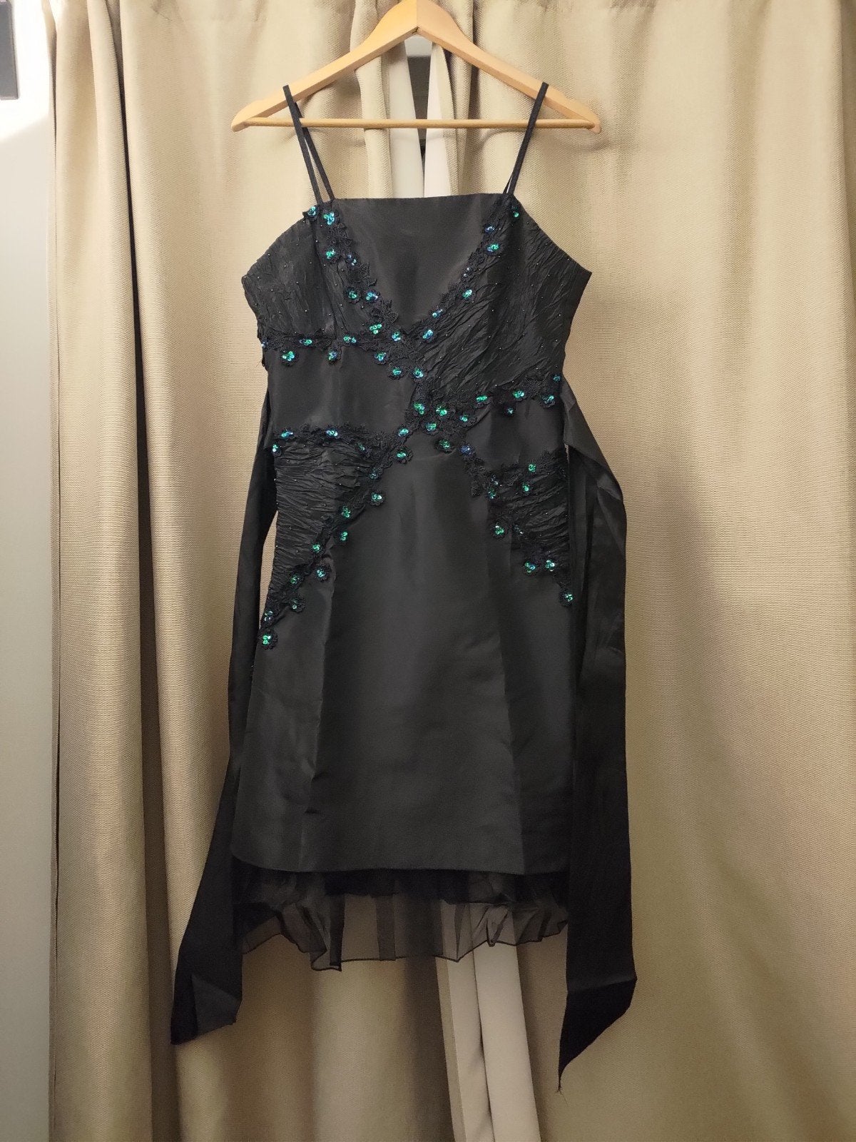 Zwarte gala / bruiloft jurk / dress met mooie details - M/L, Kleding | Dames, Gelegenheidskleding, Maat 38/40 (M), Galajurk, Zwart