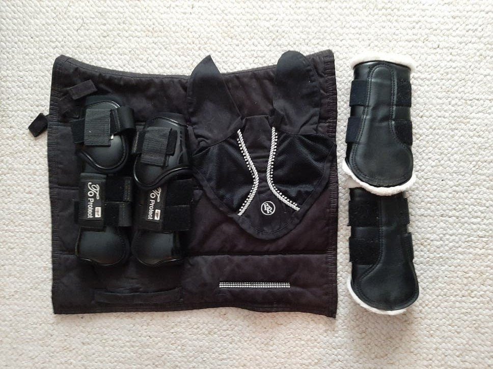 prachtig compleet zwart bling bling full dressuur set, Ophalen of Verzenden