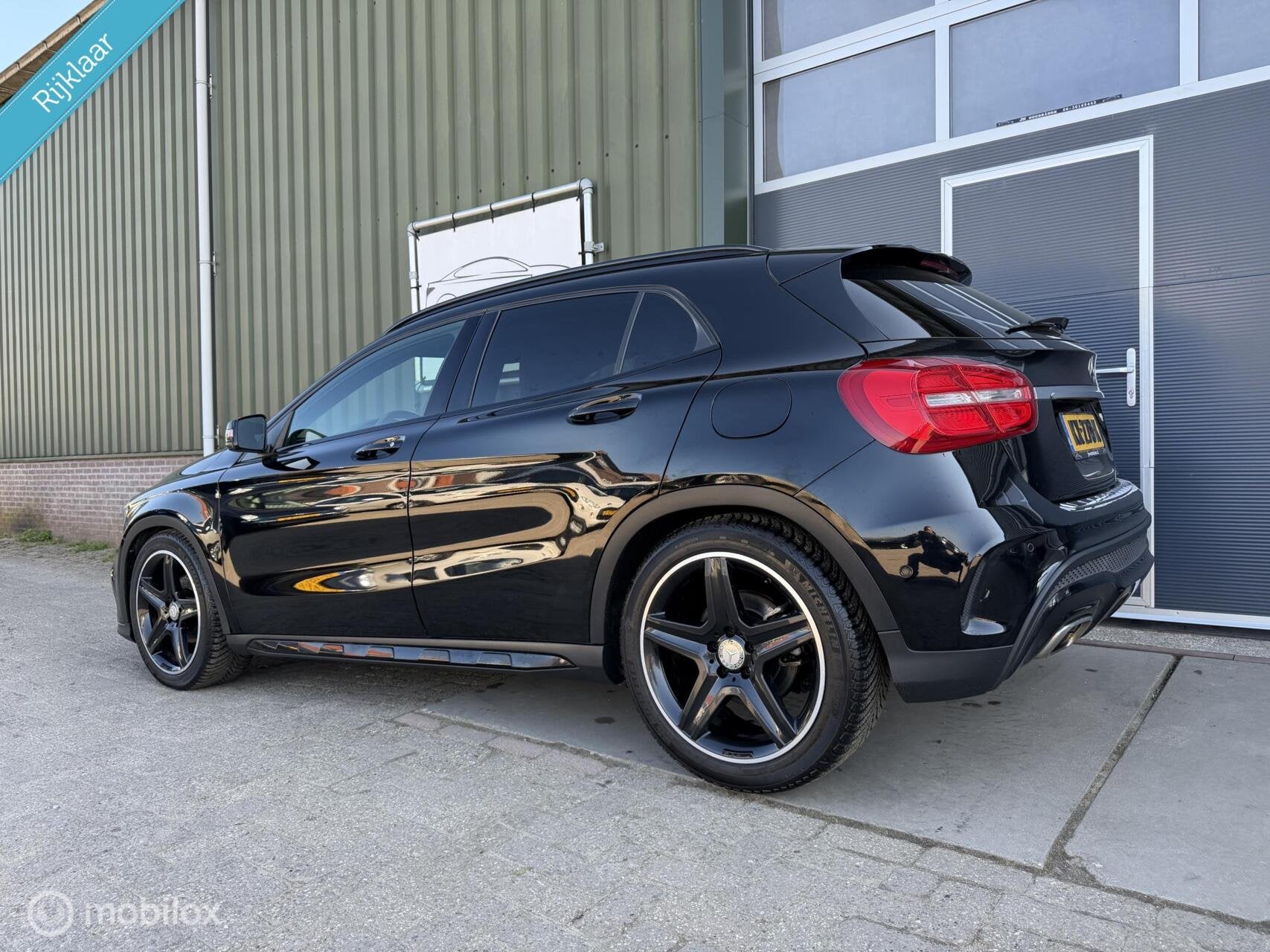 Mercedes GLA-klasse 180 AMG Night Edition|Xenon|Getint glas|, Gebruikt, Euro 6, 4 cilinders, 715 kg