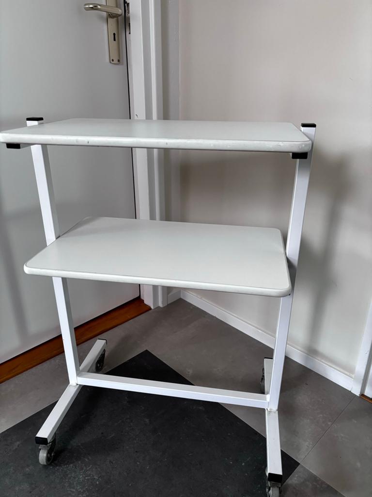 Verrijdbaar bijzettafeltje met 2 niveaus, instrumentenkar, Ophalen, Gebruikt, 70 tot 120 cm, Metaal