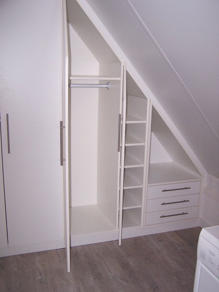 Kast onder schuine kap. Inloopkast. Inbouwkast op maat., Huis en Inrichting, Kasten | Kledingkasten, Ophalen, Gebruikt, 100 tot 150 cm