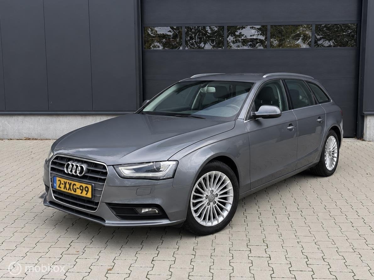 Audi A4 Avant 1.8 TFSI Business Edition Automaat Cruise Navi, Auto's, Stof, Gebruikt, 4 cilinders, 1505 kg