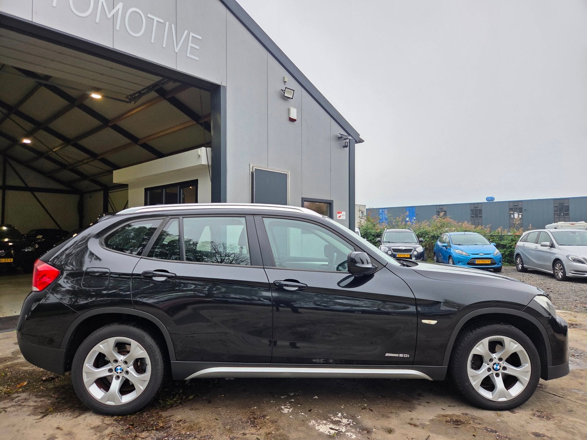 BMW X1 SDrive20i Business, X1, Euro 5, Zwart, 4 cilinders