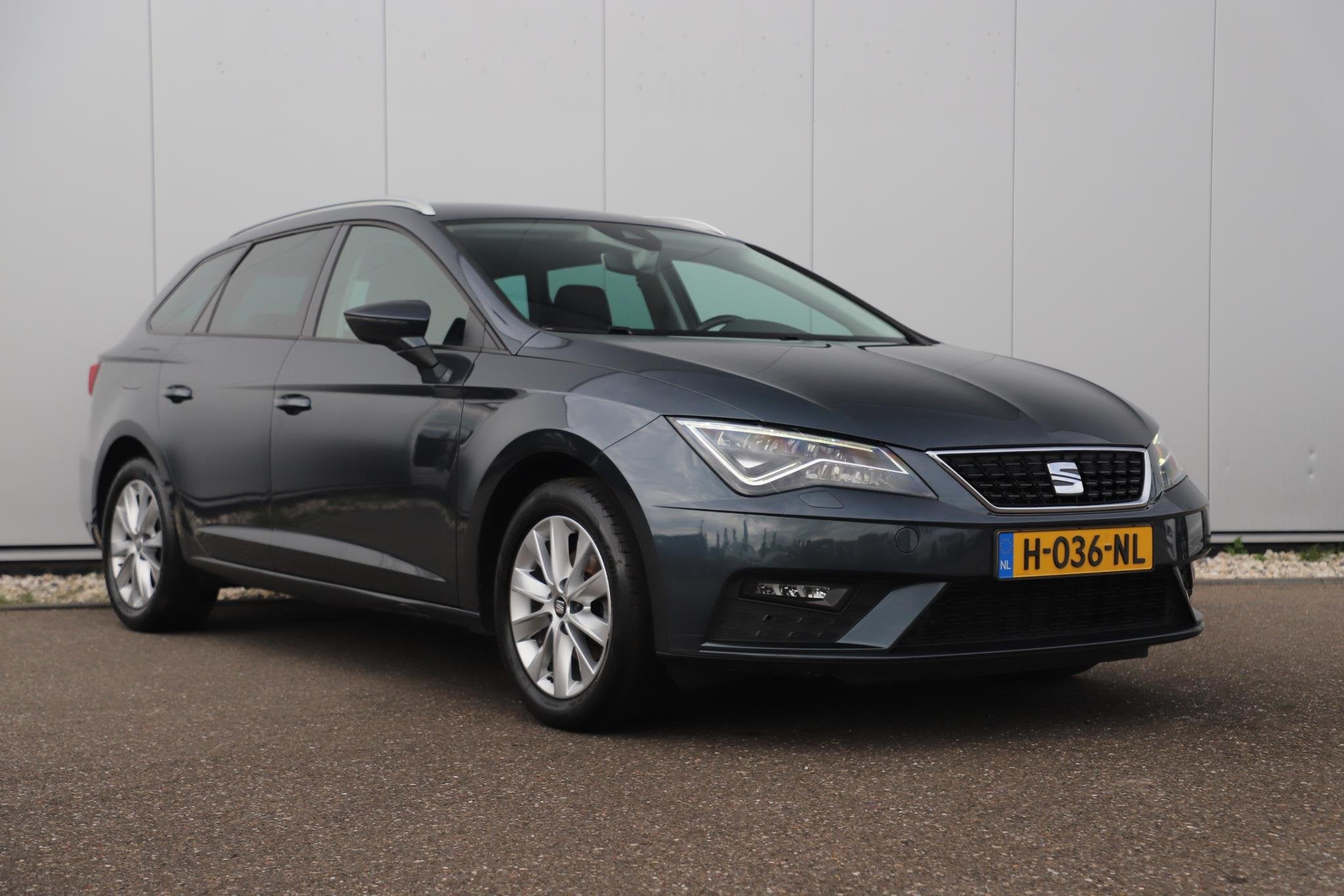SEAT Leon ST 1.0 TSI Style Ultimate Edition Trekhaak Virtual, Gebruikt, Euro 6, Met garantie (alle), Leon