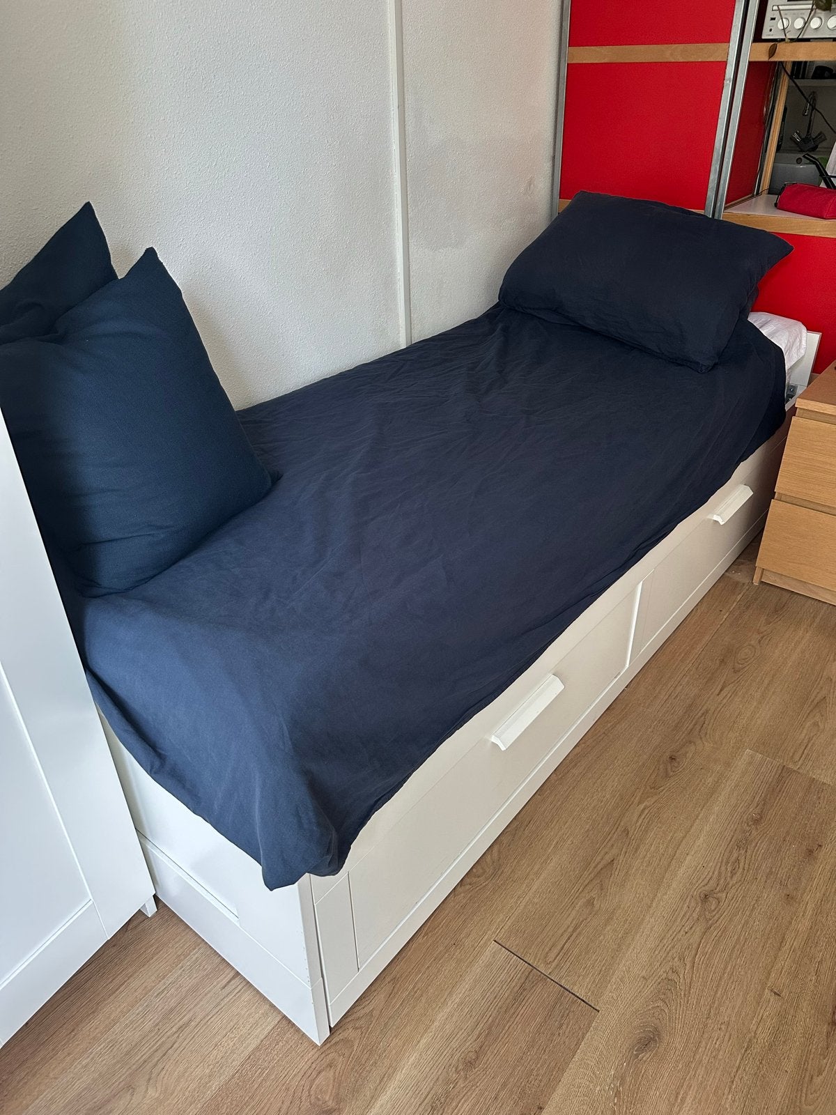 Ikea Brimnes uitschuifbed met 2 matrassen, Ophalen, Verstelbaar, Wit, Tweepersoons
