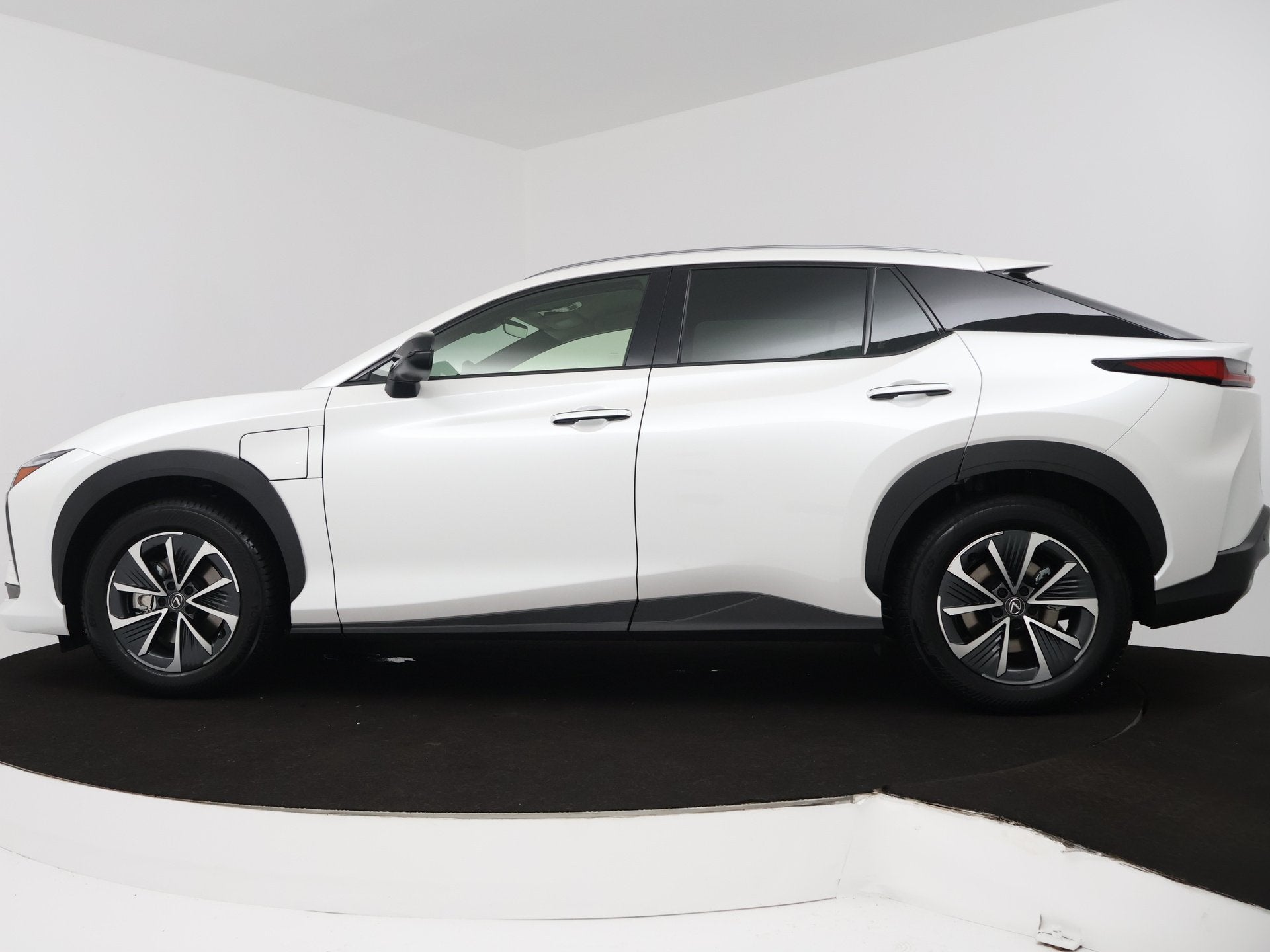 Lexus RZ 300e Business Line 71 kWh | Navigatie | (bj 2025), Auto's, Lexus, 71 kWh, Leder en Stof, Wit, Origineel Nederlands