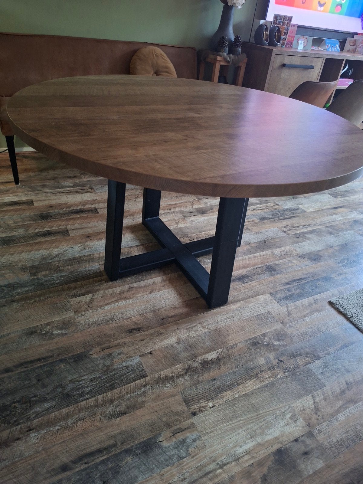 Ronde industriële eettafel 140 cm teakhout met kruispoot, Huis en Inrichting, Ophalen, Gebruikt, Rond, Vier personen