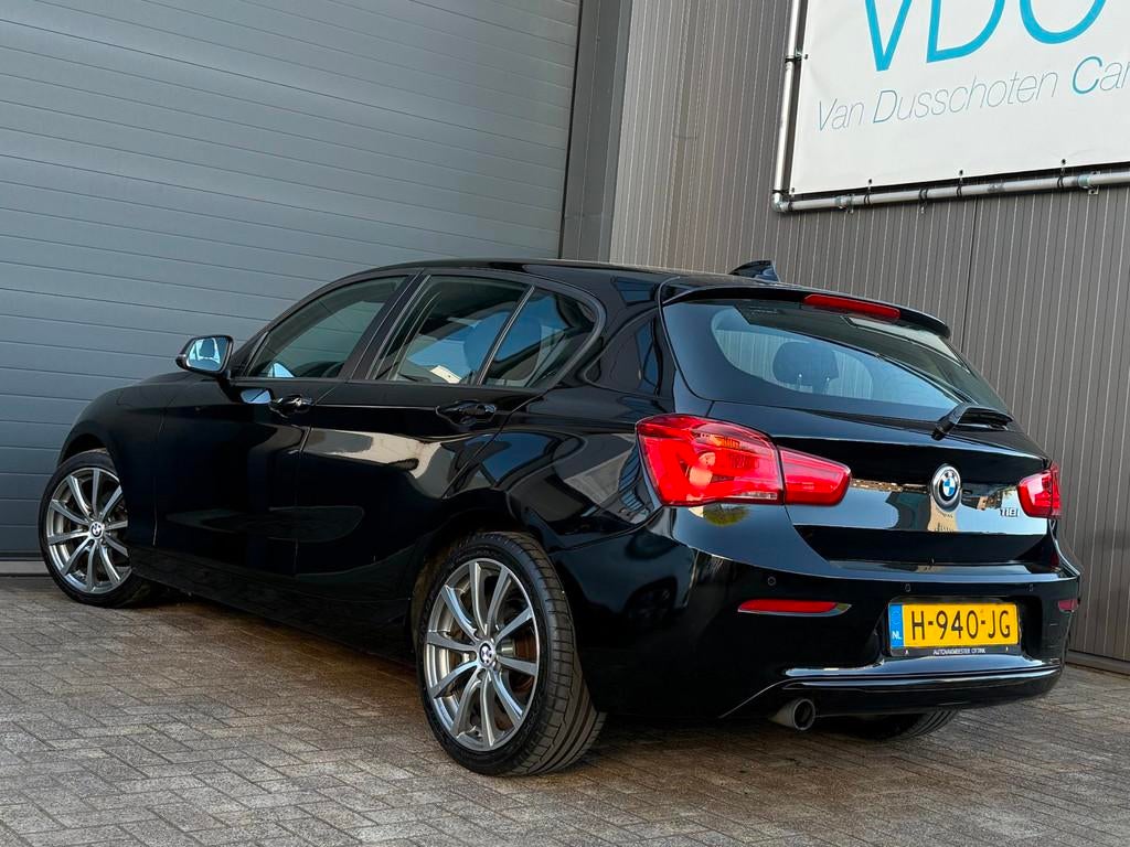 BMW 1-serie 118i Corporate Lease | 5-deurs | 136 PK, Auto's, 1-Serie, Zwart, Bedrijf, 19 km/l