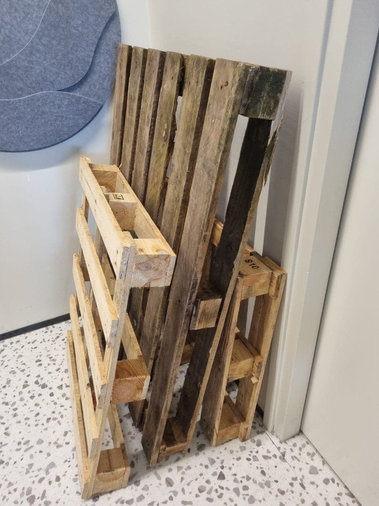 Gratis af te halen in Utrecht: 3 Europallets, Ophalen, Gebruikt, 25 tot 50 mm, Pallet