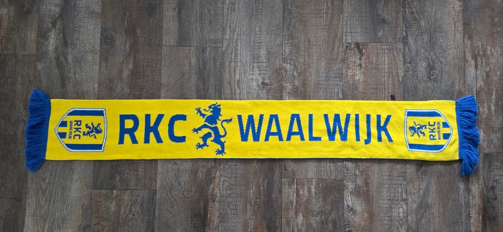 Sjaal RKC Waalwijk, Verzamelen, Ophalen of Verzenden, Zo goed als nieuw, Overige binnenlandse clubs, Vaantje of Sjaal