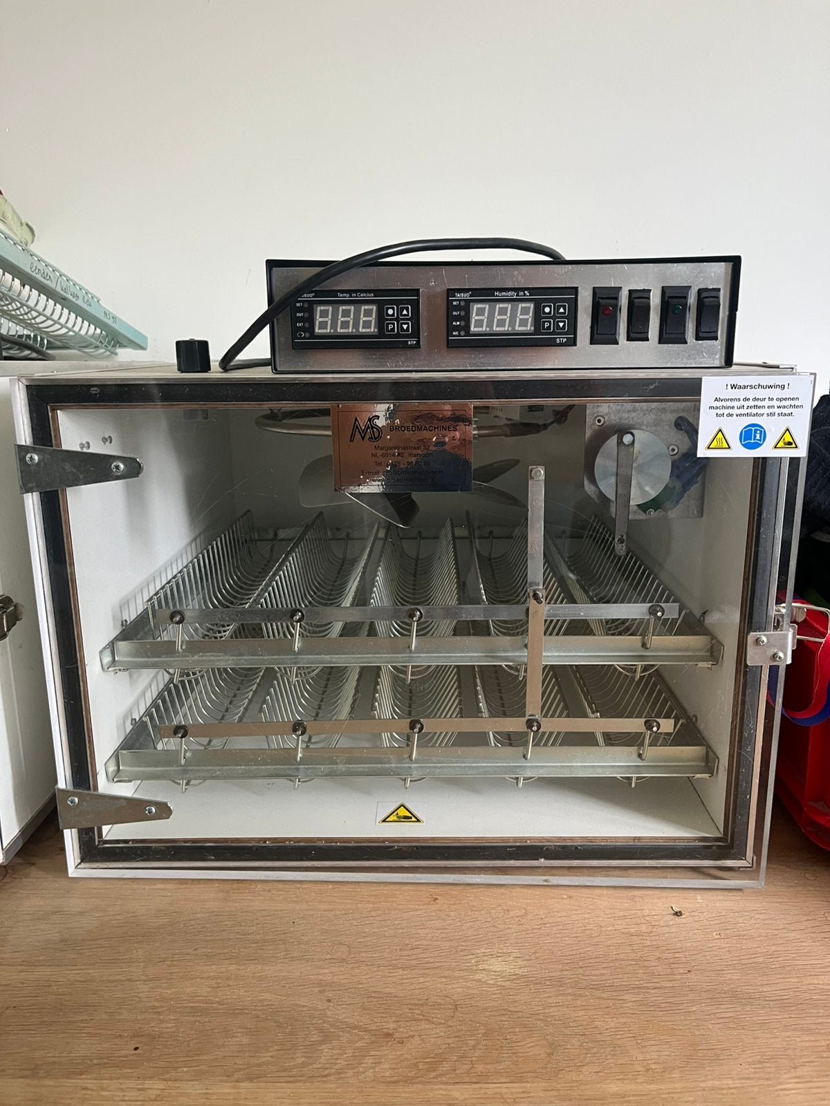 Ms broedmachine 2x, Ophalen of Verzenden, Zo goed als nieuw, Broedmachine