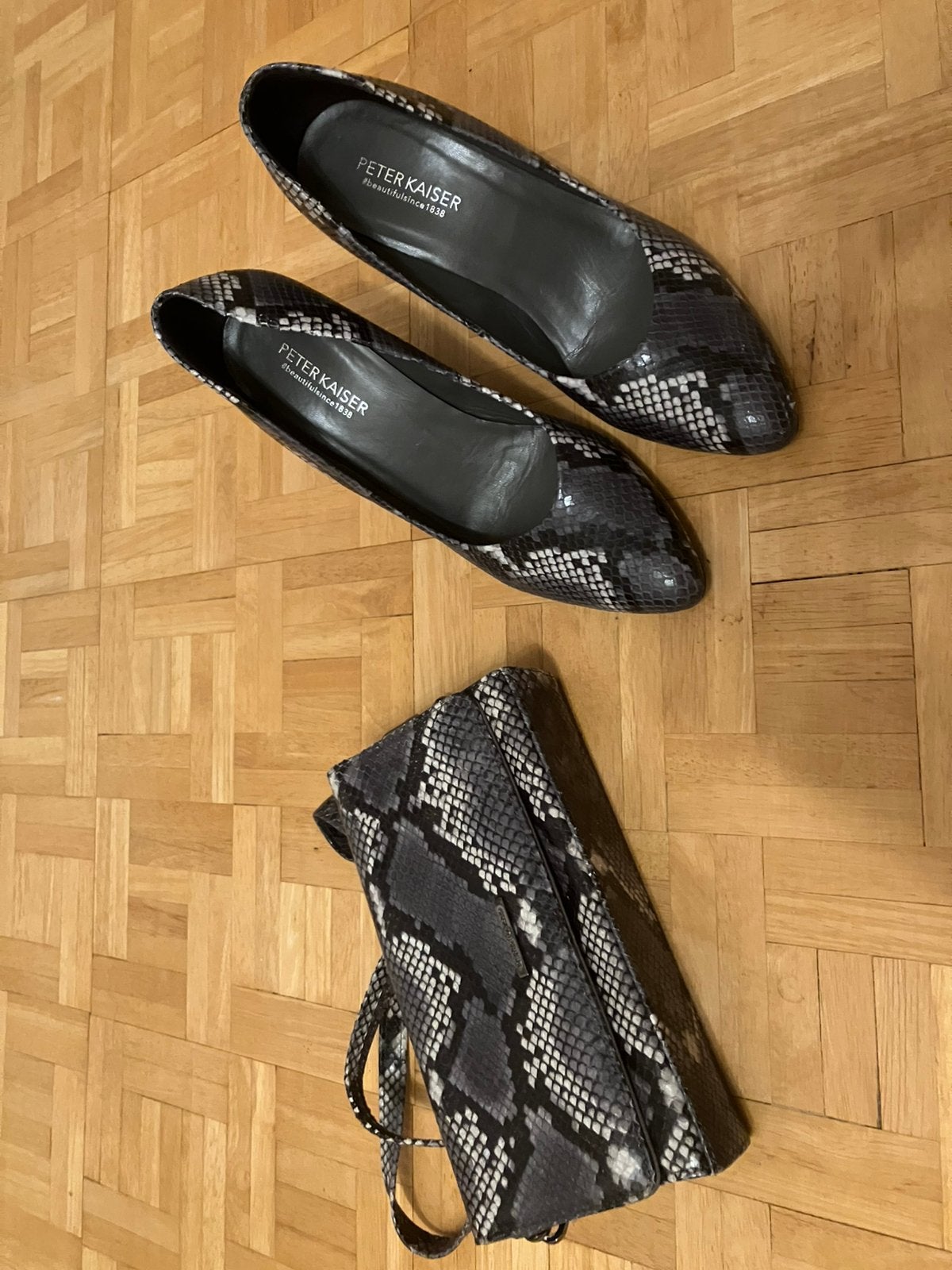 Peter Kaiser pumps en clutch | mt 42, Pumps, Zwart, Ophalen of Verzenden, Gedragen
