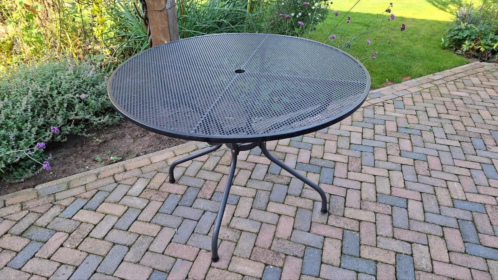 tuintafel rond van ijzer, Ophalen, Gebruikt, Rond, Metaal