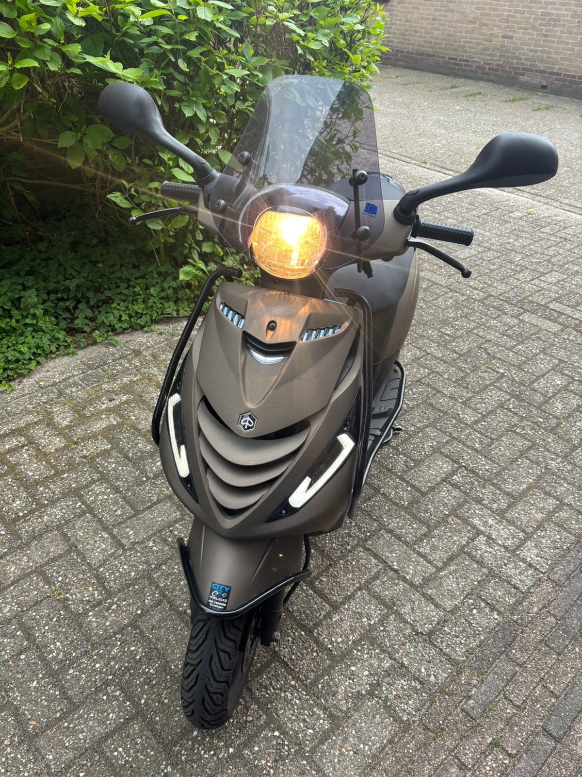 Nette Piaggio zip 4 takt, Fietsen en Brommers, Ophalen, Zip, Zo goed als nieuw, Benzine