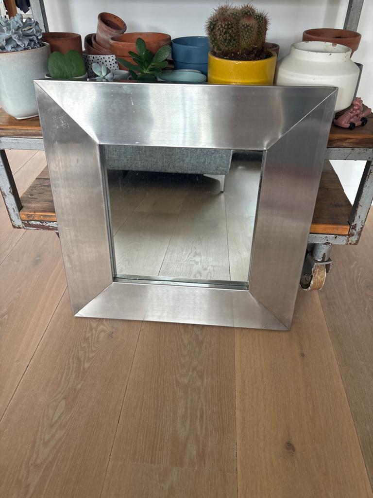 Stijlvolle vierkante spiegel met metalen frame, Huis en Inrichting, Woonaccessoires | Spiegels, Ophalen, Vierkant, Zo goed als nieuw