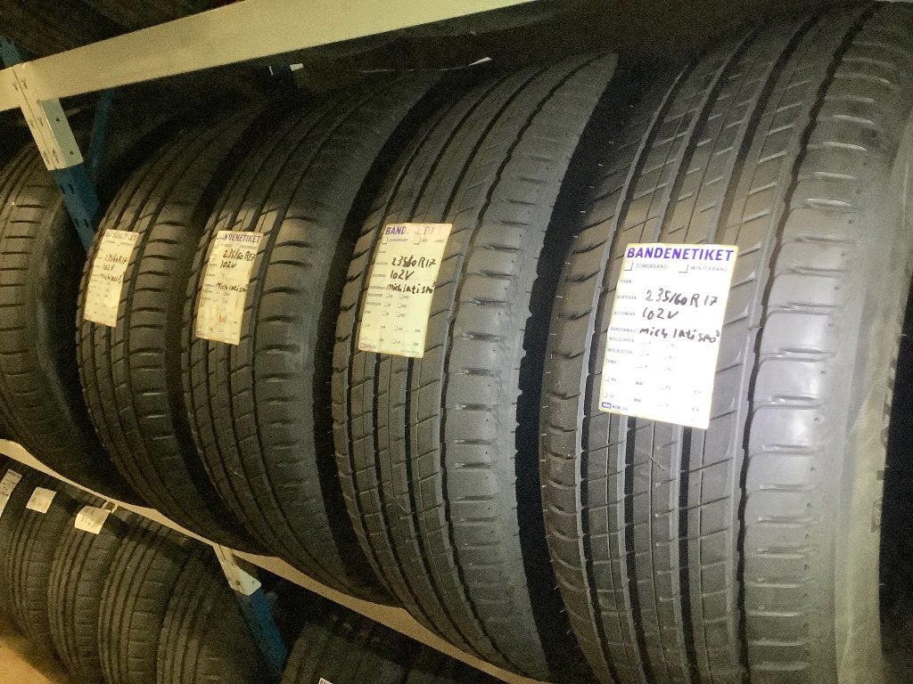 4 banden Michelin Latitude  Sport 235 60 17 102V, Ophalen, Gebruikt, 17 inch, 235 mm