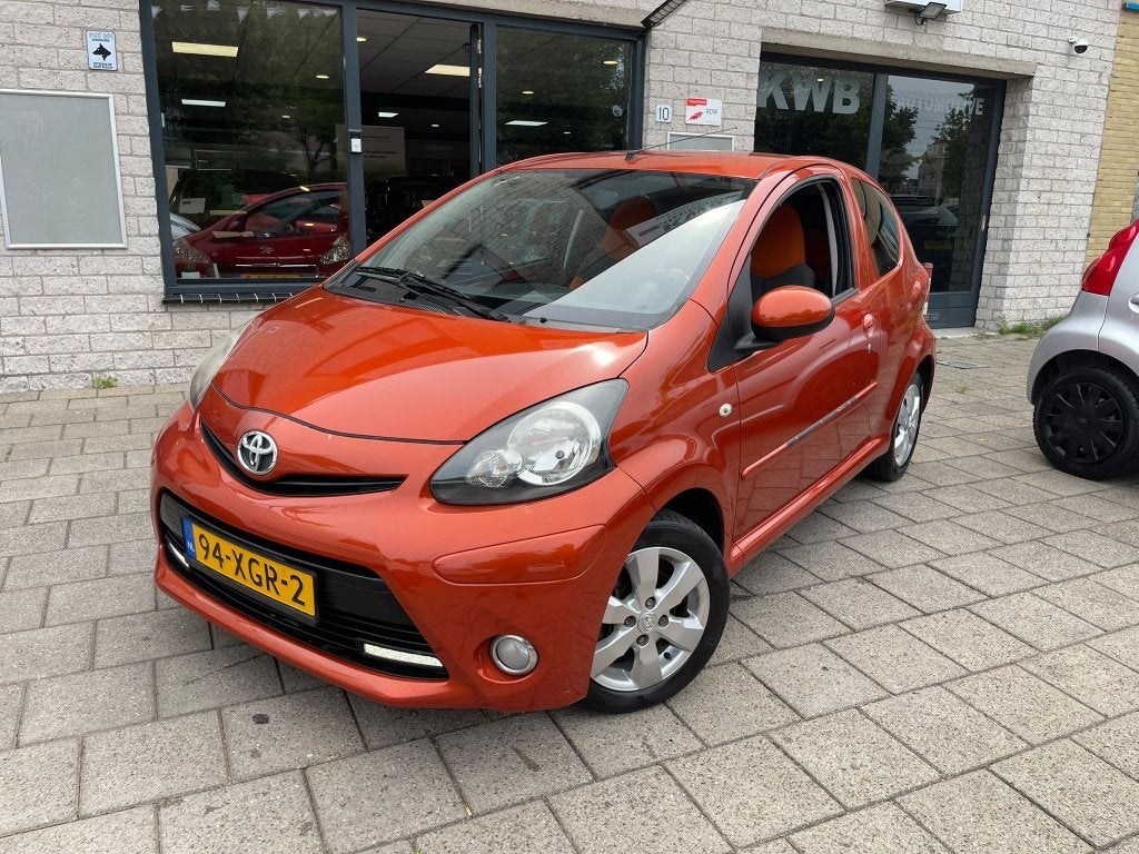 Foto 26 van Toyota Aygo 1.0 VVT-i Dyn Facelift Led Nw Apk NAP (bj 2012)