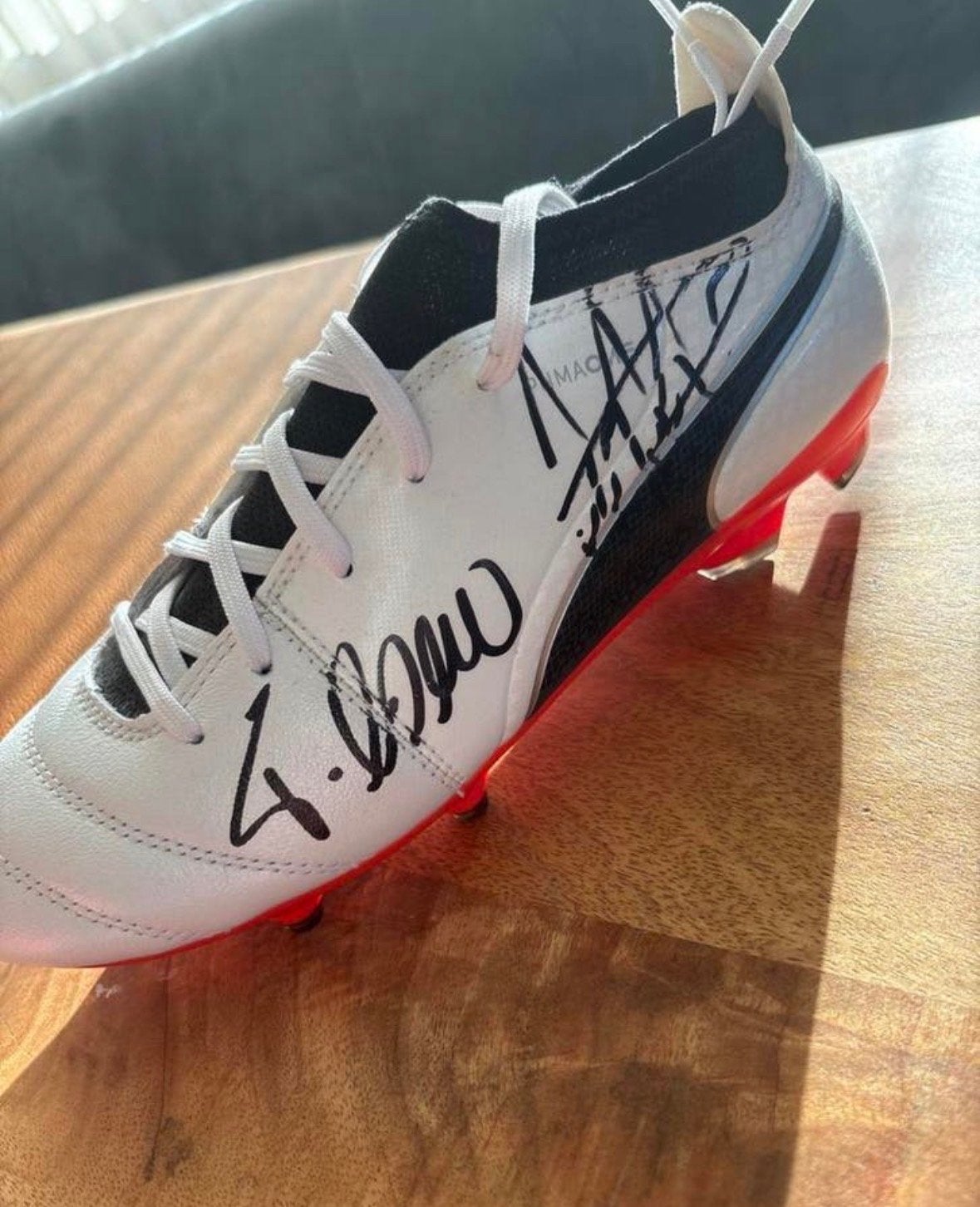 Gesigneerde Voetbalschoen: Ziyech & Werner, Ophalen of Verzenden, Zo goed als nieuw, Schoenen