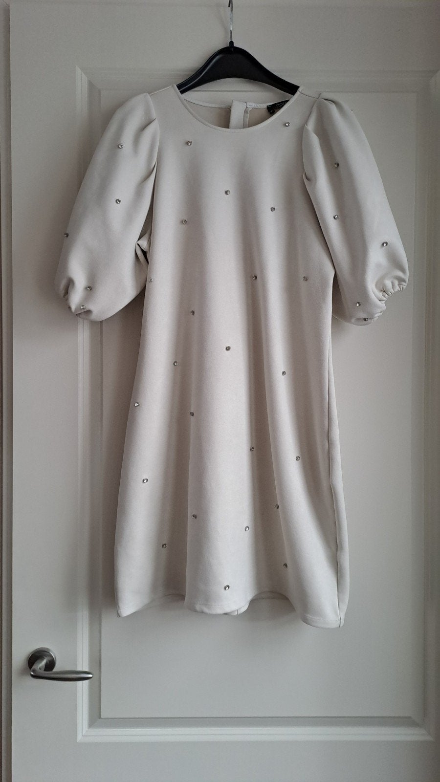 Elegante Norah damesjurk maat 42 met strass details, Kleding | Dames, Norah, Ophalen of Verzenden, Zo goed als nieuw, Maat 42/44 (L)