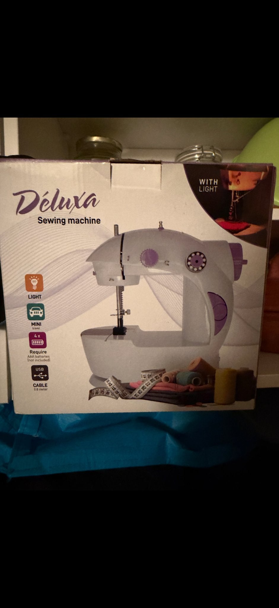 Nieuwe Deluxa Mini Naaimachine met Licht en USB, Ophalen of Verzenden, Nieuw, Naaimachine, Overige merken