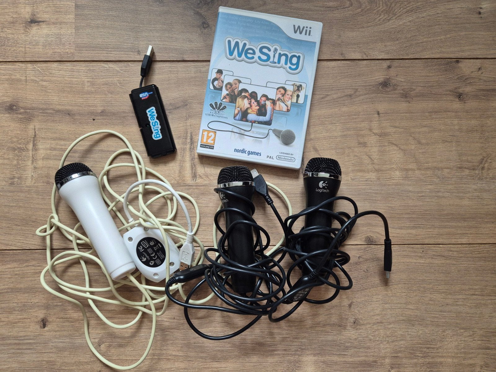 We Sing voor de Wii met 3 microfoons, Muziek, Ophalen of Verzenden, Zo goed als nieuw, 3 spelers of meer