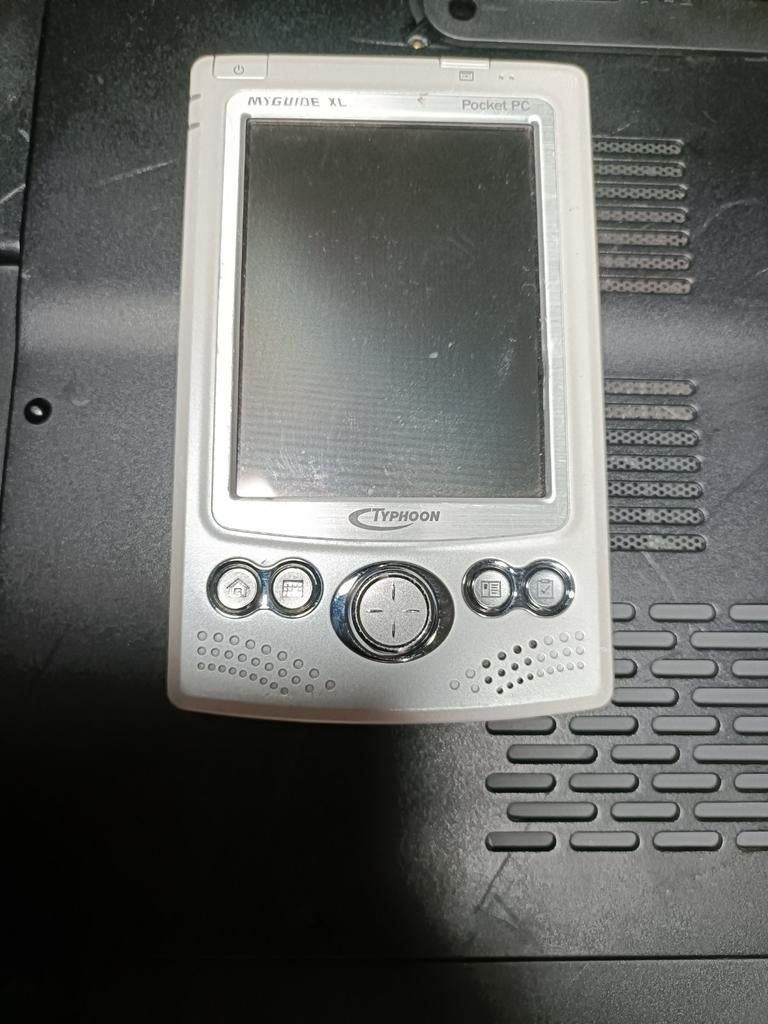 Pocket pc  Tyfoon 5500xl 23 jaar oud weg is weg, Telecommunicatie, Pda's, Ophalen, Niet werkend, Windows Mobile