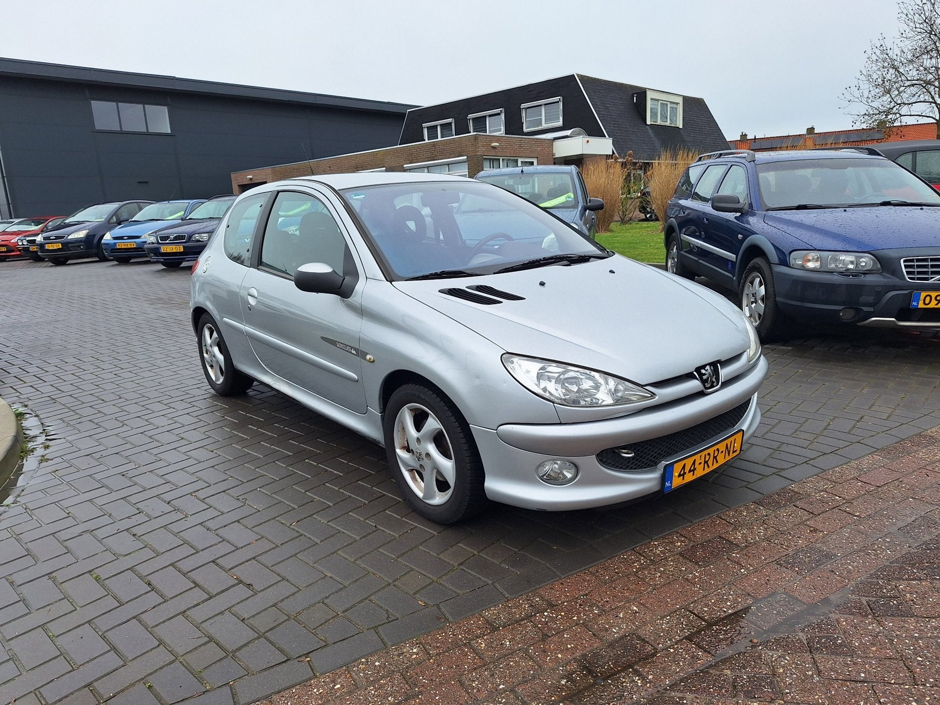 Peugeot 206 1.4-16V Quiksilver / Spotieve auto / APK april 2, Auto's, Peugeot, Voorwielaandrijving, 31 €/maand, 4 cilinders, Origineel Nederlands