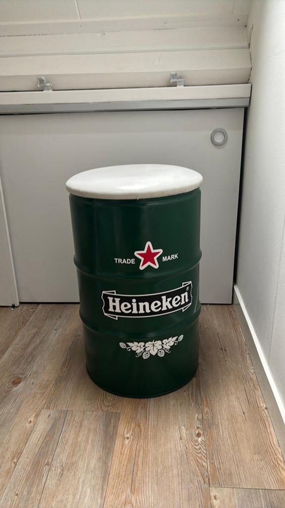 2 Leuke poefjes heineken, Ophalen, Zo goed als nieuw, Eén