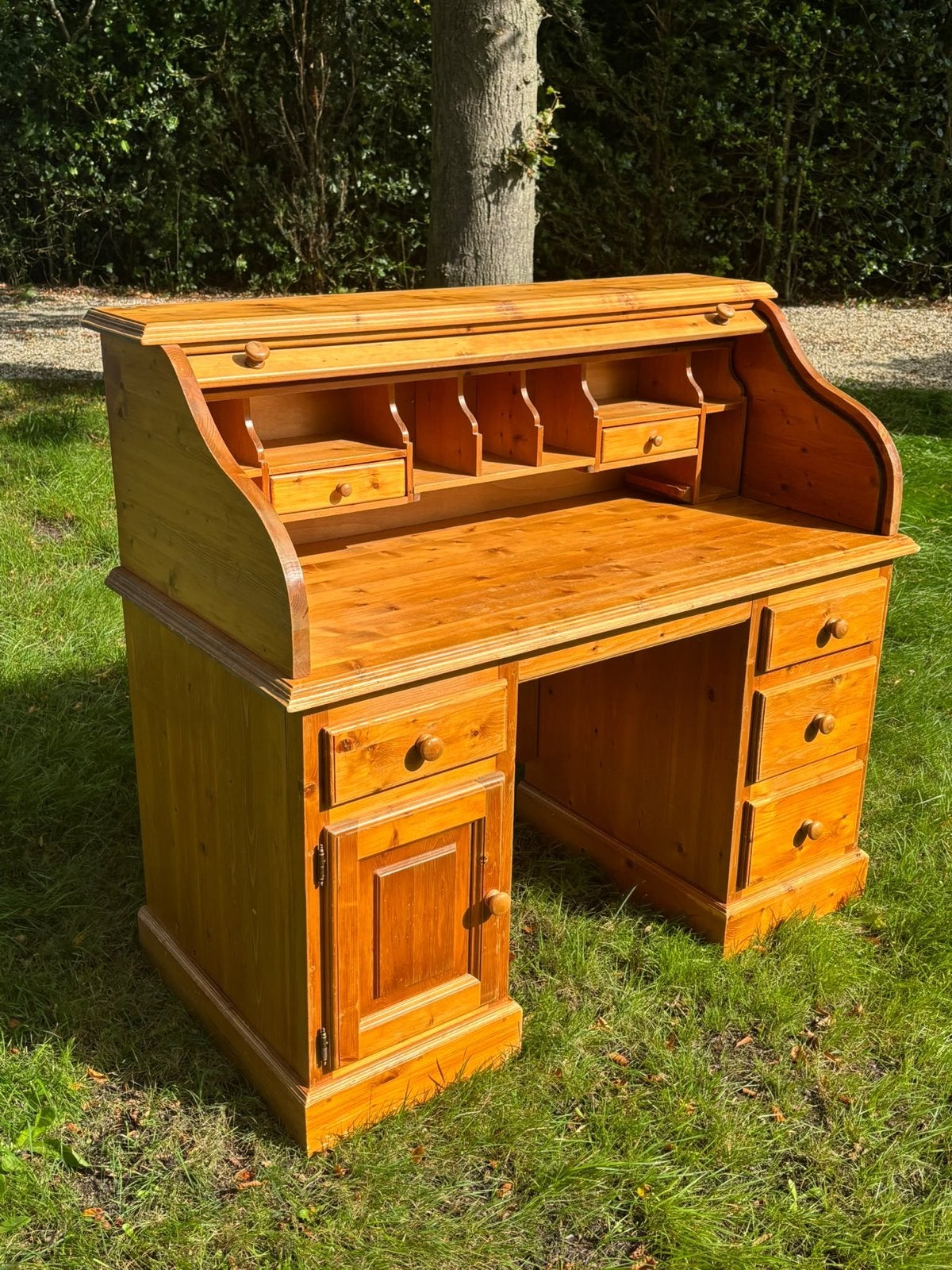 Massief houten rolluikbureau in goede staat, Huis en Inrichting, Ophalen, Gebruikt, Secretaire, Bruin