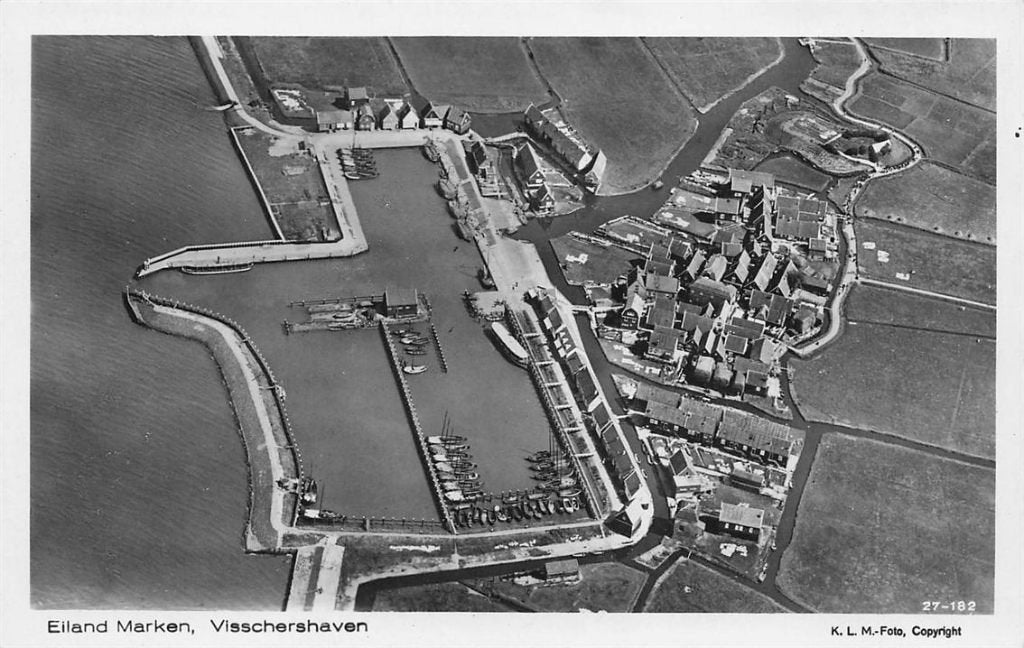 703-051-007 Eiland Marken Visschershaven KLM Foto, Ophalen of Verzenden, Voor 1920, Noord-Holland