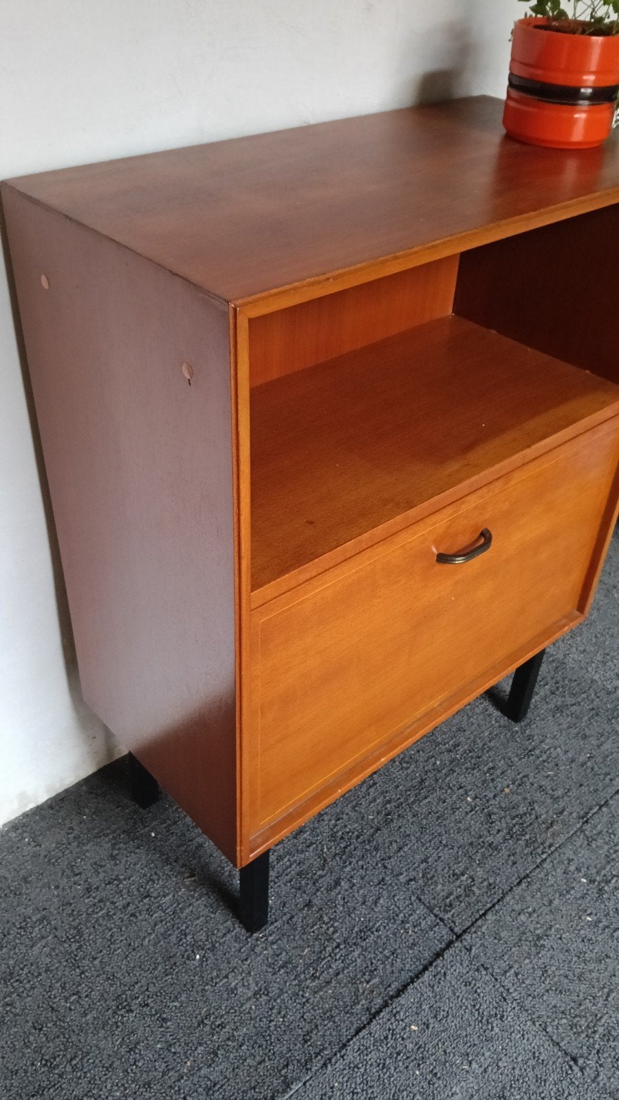 Vintage jaren '60 kastje met klep en opbergvak, Huis en Inrichting, Kasten | Dressoirs, Gebruikt, 50 tot 100 cm, 25 tot 50 cm