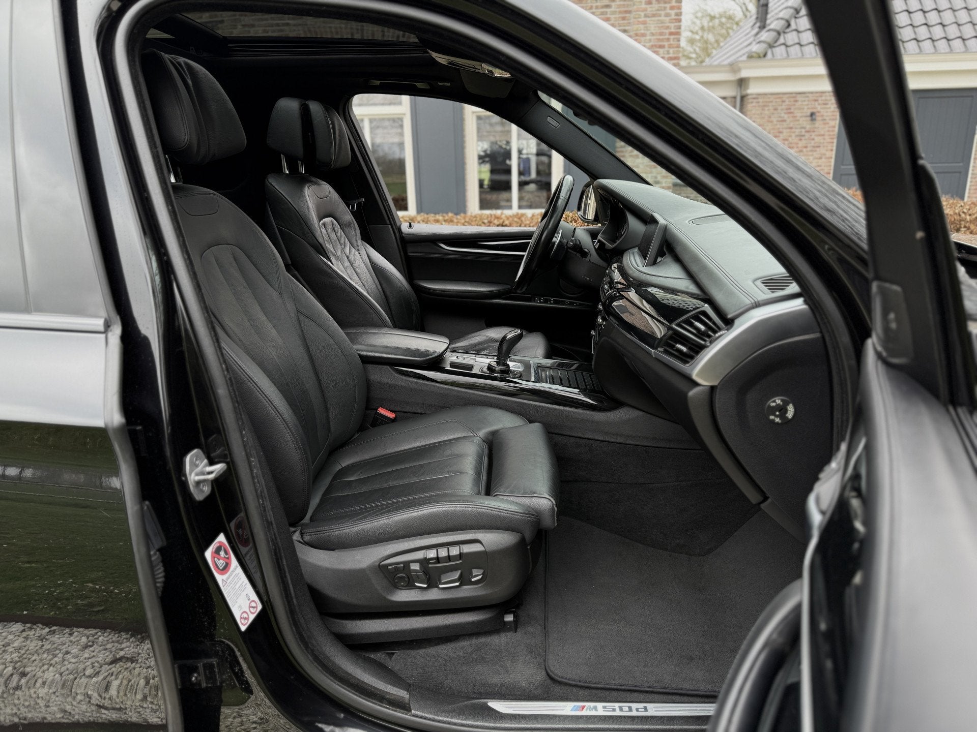 BMW X5 M50D 381pk I Grijs kenteken l Marge l HUD l Pano l H&, Auto's, 15 km/l, Gebruikt, 2993 cc, Zwart