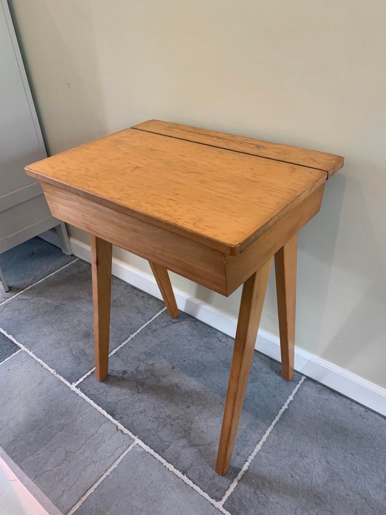 Vintage bureau, klepbureau, oude schoolbank, Ophalen, Zo goed als nieuw, Rechthoekig