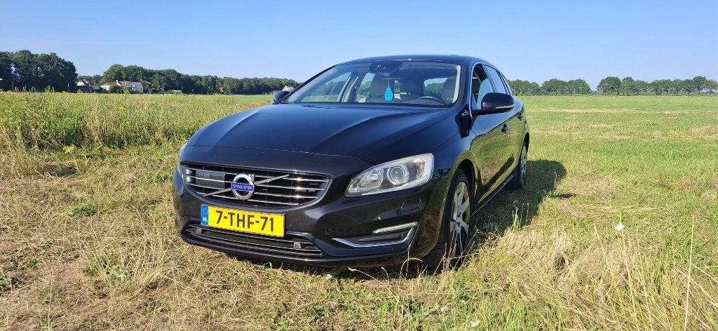 Volvo V60 D6 215pk Plug-in Hybrid 2014 Zwart, Auto's, Volvo, 1849 kg, 1800 kg, Zwart, Particulier