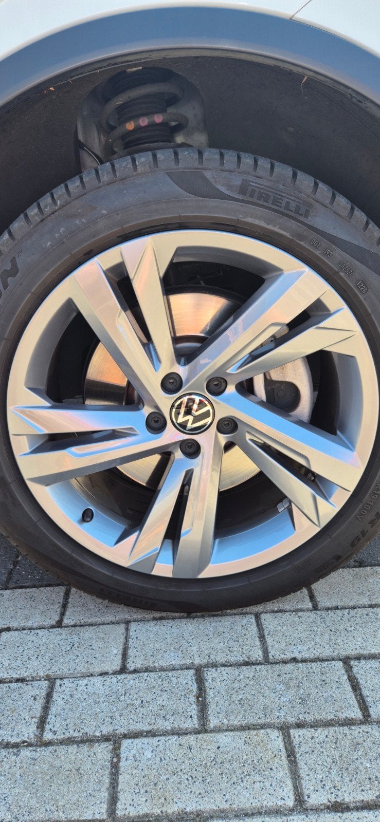 Originele VW Tiguan R-Line velgen + nieuwe Pirelli zomerban, Auto-onderdelen, Banden en Velgen, 255 mm, Banden en Velgen, Nieuw