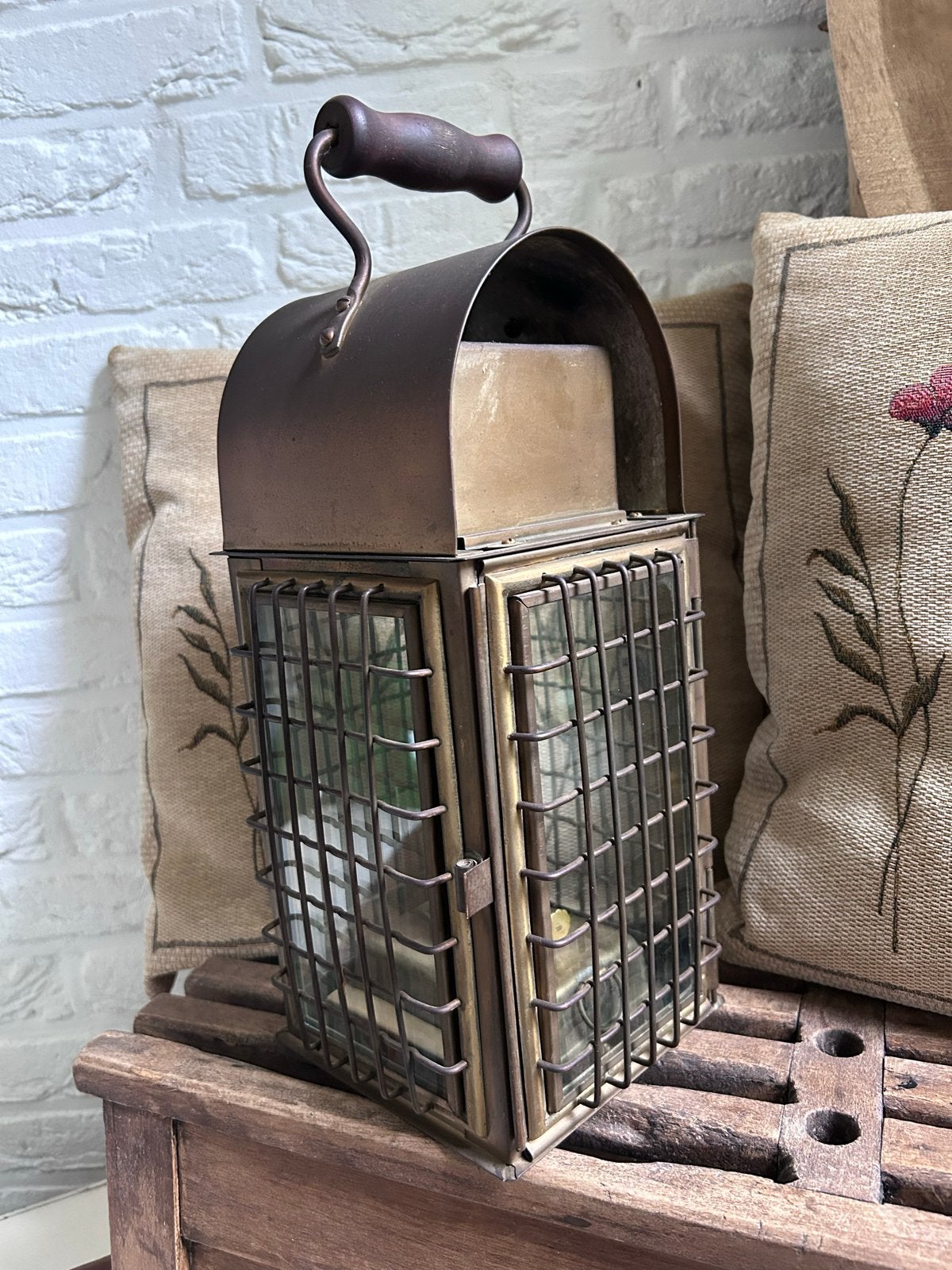 Antieke Wedge Scheepslamp / Stallamp - Messing, Ophalen