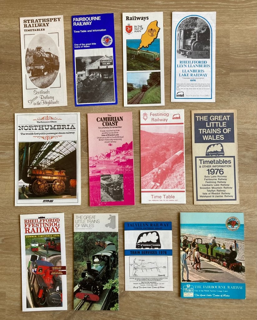12 dienstregelingen/ Timetables van Historische Treinen, Verzamelen, Spoorwegen en Tramwegen, Verzenden, Zo goed als nieuw, Trein