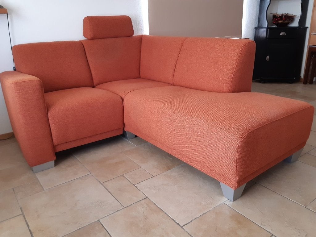 Hoekbank oranje, in zeer goede staat, Huis en Inrichting, Banken | Bankstellen, Ophalen, 100 tot 125 cm, 150 tot 200 cm, Hoekbank
