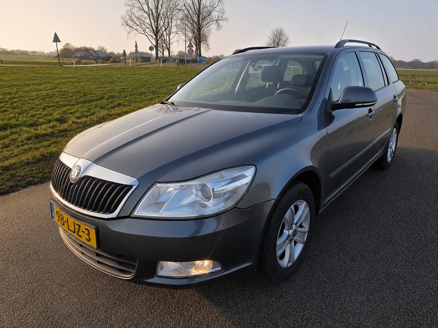 Skoda Octavia 1.2 TSI Combi 2010 Grijs, Auto's, Skoda, Voorwielaandrijving, Stof, Zwart, 4 cilinders