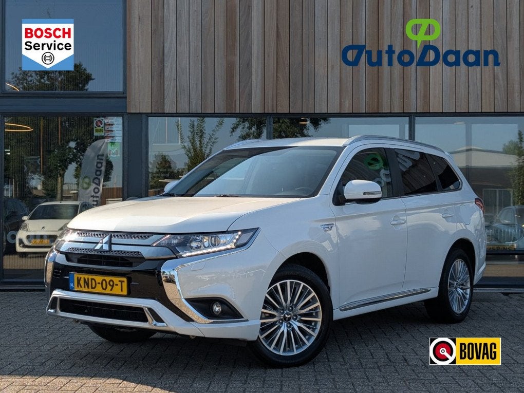 Mitsubishi Outlander PHEV Spirit 4WD | 100% Dealer Onderhoud, 14 kWh, Euro 6, 4 cilinders, Wit
