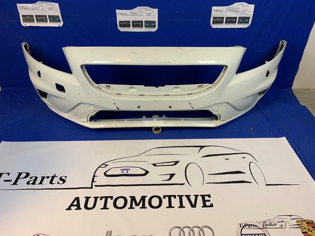 Volvo v40 R-DESIGN voorbumper origineel r design, Auto-onderdelen, Carrosserie en Plaatwerk, Info@fabrikant.eu, Voor, Ophalen of Verzenden