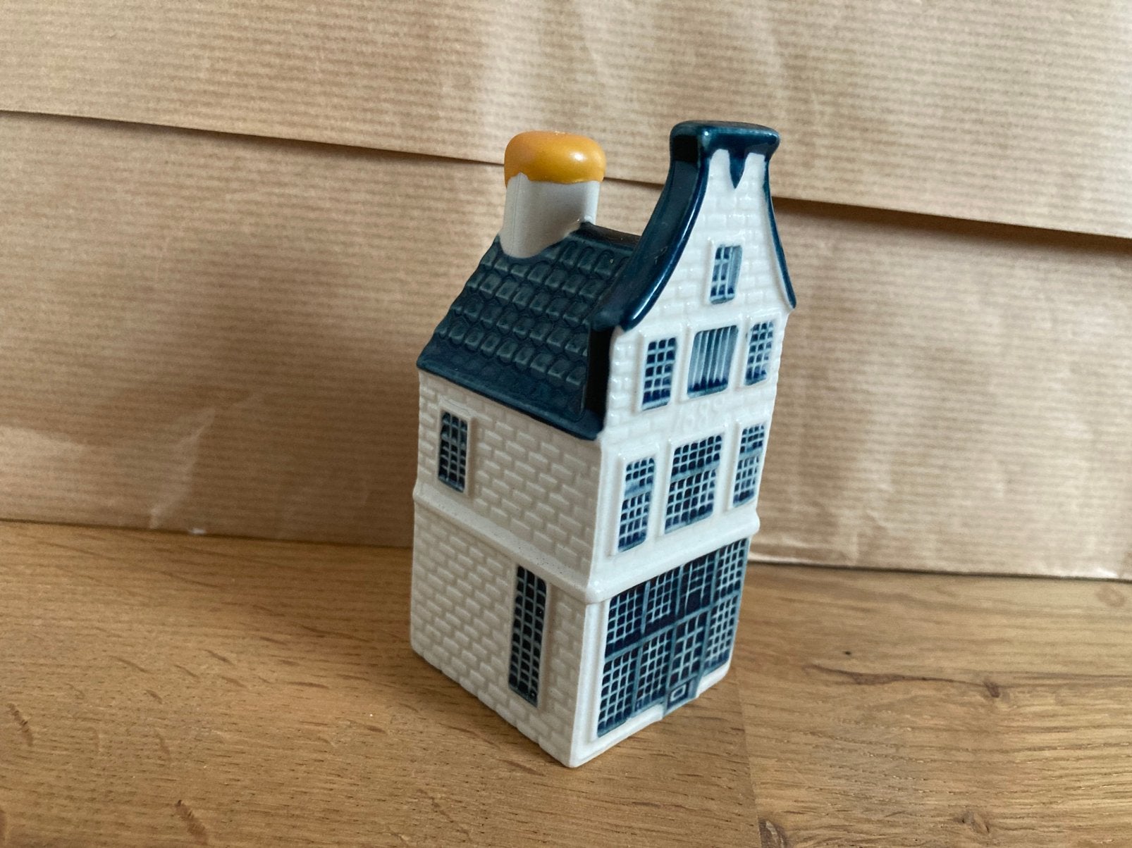 KLM huisje nummer 11, Ophalen of Verzenden, Zo goed als nieuw, Gevuld