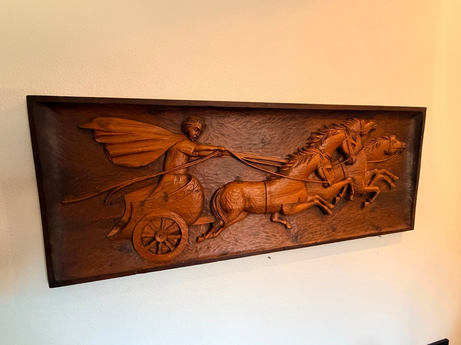 Houten wanddecoratie: Wagenmenner met paarden, Antiek en Kunst, Ophalen, 50 - 100 cm, Handgemaakt, Wanddecoratie