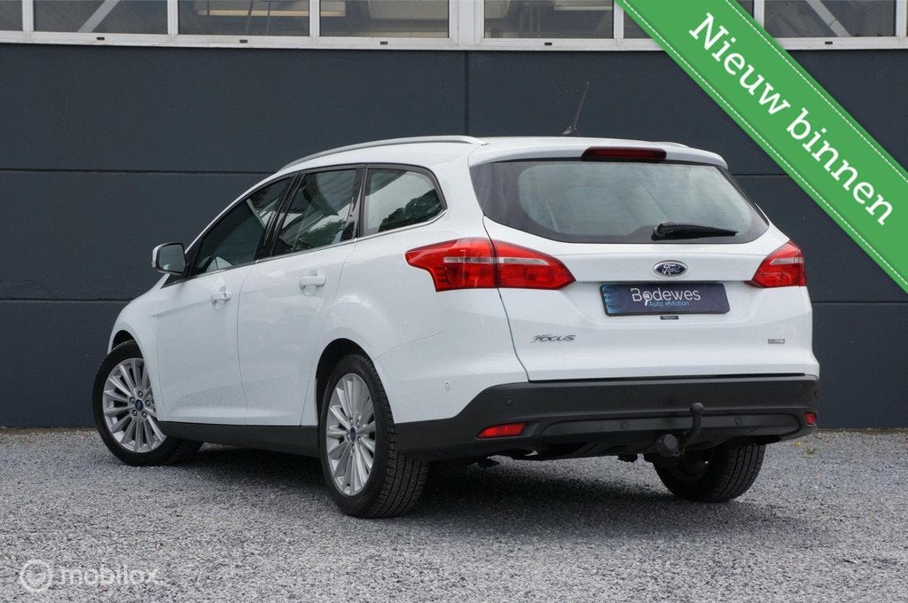 Ford Focus Wagon 1.0 Titanium Edition Nav Cruise PDC Nw Dist, Auto's, Gebruikt, Wit, Origineel Nederlands, Handgeschakeld