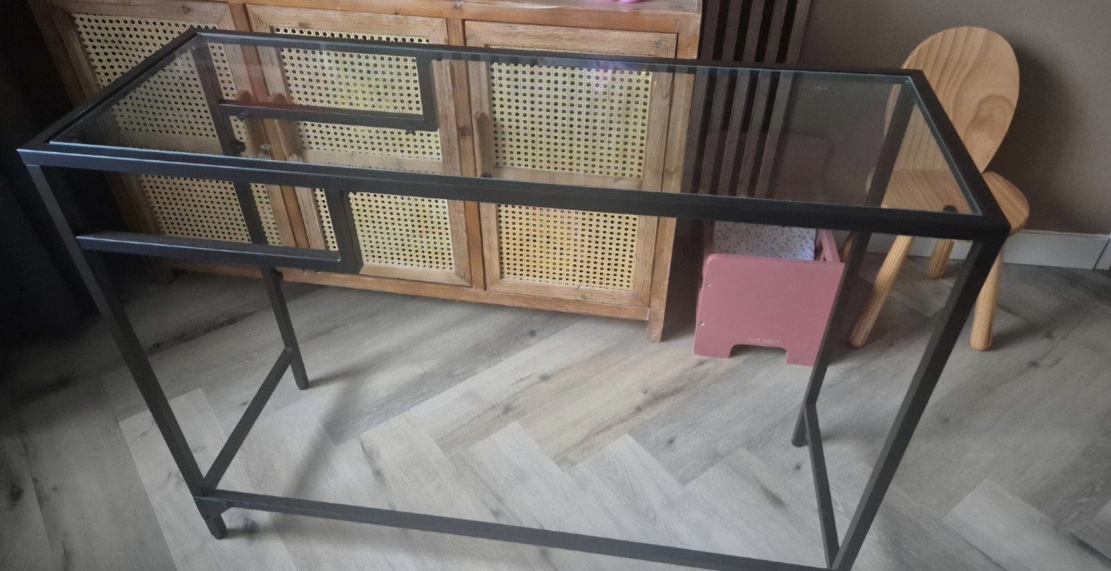 IKEA Bureau met glazen blad - 100x36x74 cm, Huis en Inrichting, Bureaus, Ophalen of Verzenden