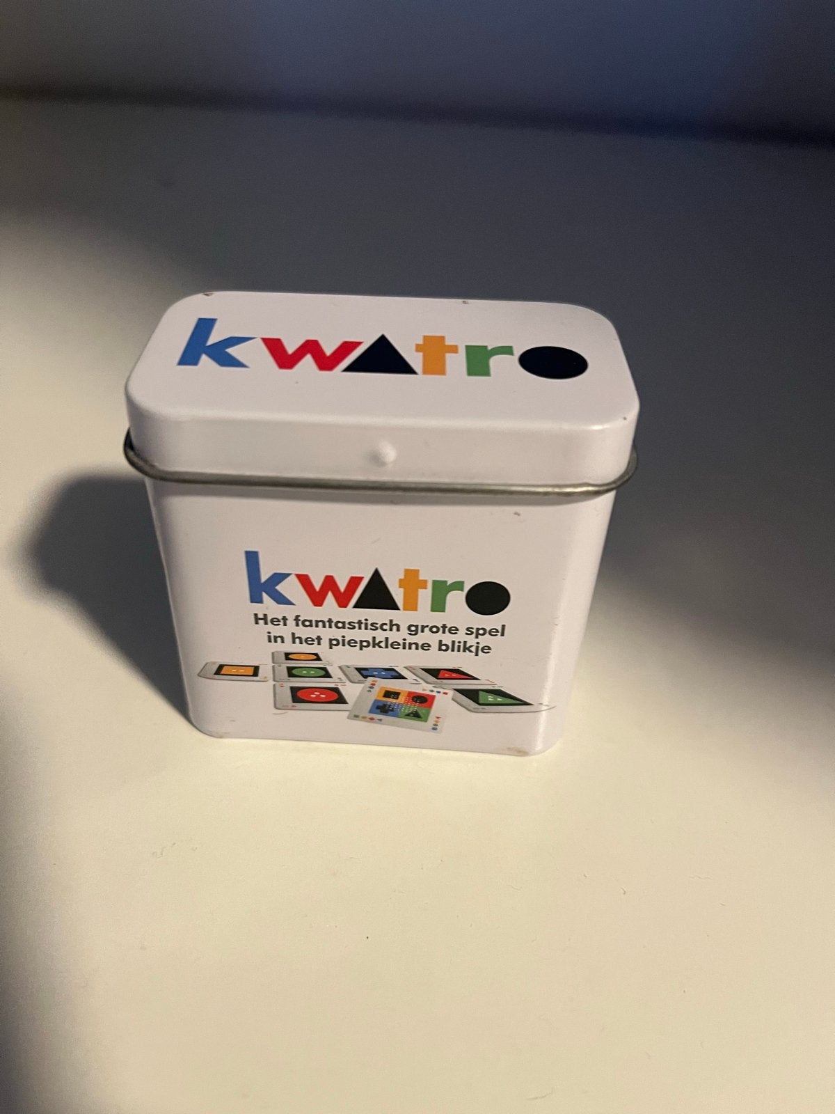 Kwatro: Het fantastisch grote spel in het piepkleine blikje, Een of twee spelers, Ophalen of Verzenden, Zo goed als nieuw