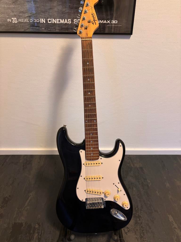 Squier Stratocaster elektrische gitaar, Ophalen, Gebruikt, Solid body, Fender