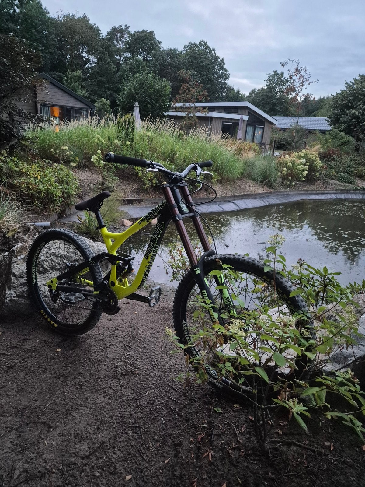 Commencal Supreme DH V3 – Downhill/Freeride – M – 2015, Ophalen, 24 inch of meer, Aluminium, Zo goed als nieuw