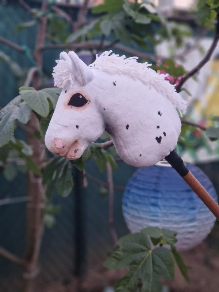 ROSERED hobbyhorse, Ophalen of Verzenden, Zo goed als nieuw